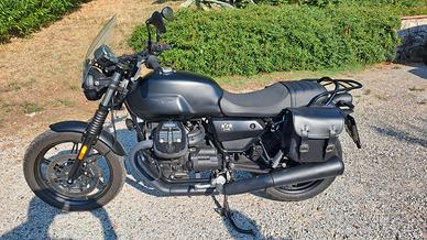 Moto Guzzi V7 Stone 850 – 2023 – 4.500 km–perfetta