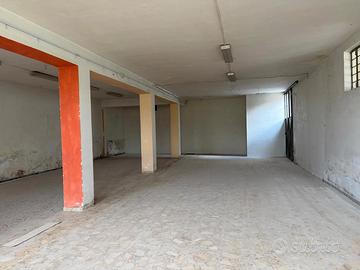 Zona periferica ampio locale