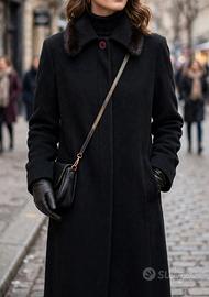 Cappotto nero in lana