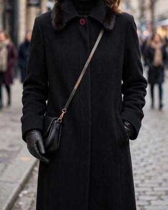 Cappotto nero in lana