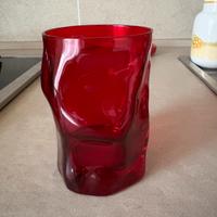 Bicchieri in vetro rossi