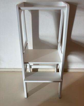 Torre montessoriana per bambini