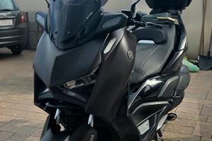 Xmax 300 tech 2024 pari al NUOVO
