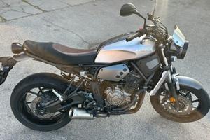 Yamaha xsr700