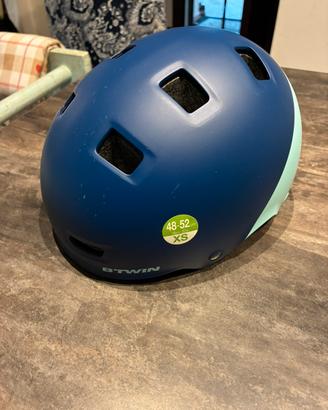 2 caschi bimbo BTWIN taglia XS (48-52) e S (52-55)