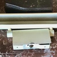 Interessante lampada da parete vintage anni ’70