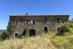 Rustico / Casale di 120 m² con 3 locali e box auto
