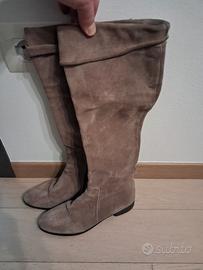 Stivali scamosciati