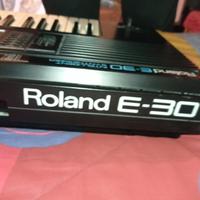 Roland E-30 Intelligent Sintesizer Arranger