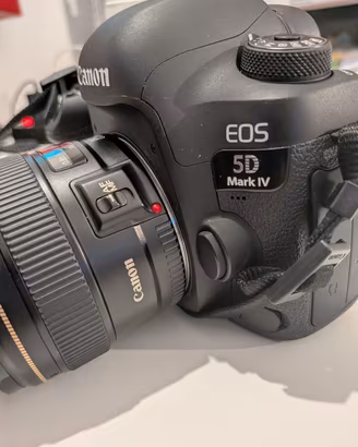 Canon 5d con 85mm 1.8 