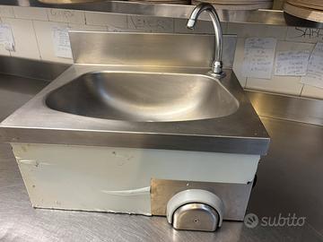 Lavandino laboratorio