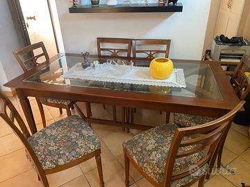 Tavolo in legno e cristallo con 6 sedie