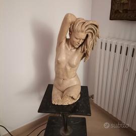 STATUA DI DONNA