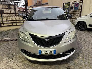 Lancia Ypsilon 1.2 69 CV 5 porte Platinum