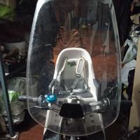 Seggiolino bici anteriore e parabrezza