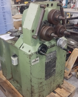 Piegaprofili piega tubi fabbr