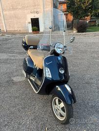 Vespa 300 gts