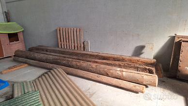 Travi antiche ed assi di legno