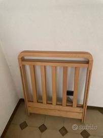Lettino da bambino in legno