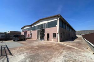 Immobile di 750 m² con 2 locali a Flero
