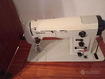 macchina da cucire vintage con mobile