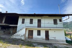 Casa in buono stato con terreno edificabile