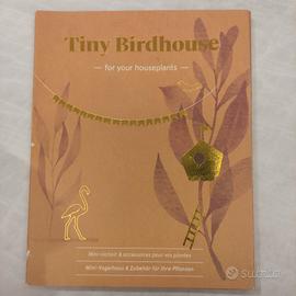 Tiny birdhouse for your houseplants 