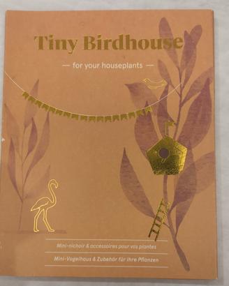 Tiny birdhouse for your houseplants 