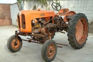 Trattore FIAT 211Rb d'epoca