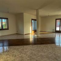 Indipendente centro paese