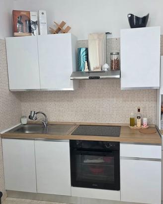 Cucina con elettrodomestici 195cm