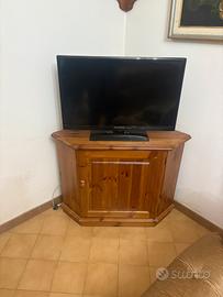 Tavolo con panca angolare,madia e mobile angolare