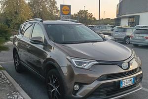 Toyota RAV4 2.5 Hybrid AWD E-Four (197 CV) + GPL L