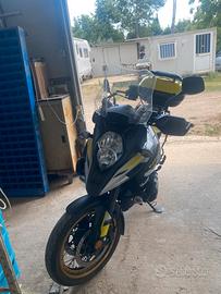 Suzuki V strom 1000
