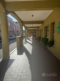 DOLIANOVA: Locale uso ufficio con vetrina