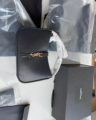 YSL - LE 5 À 7 in pelle liscia

NERO - NON tratt.
