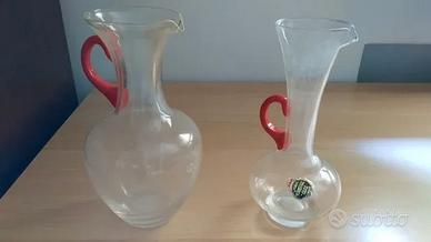 Coppia di vasi con manico rosso