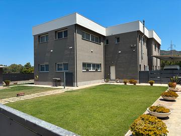 Edificio Locale Commerciale + Ufficio + Abitazione