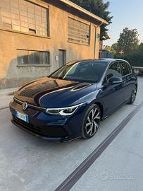 Golf 8 r line 4motion