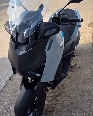 Yamaha XMAX 300 Tech Max
