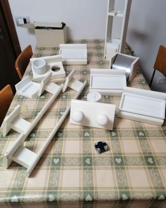 Kit di arredo bagno in legno e ceramica anni 80