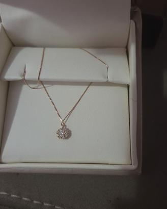 Catenina con diamantino