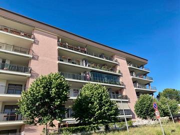 Appartamento di 65 m² con 2 locali e box auto a Ro