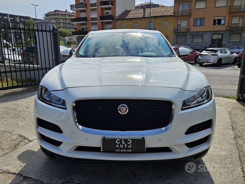 Jaguar F-Pace 2016 photo 2