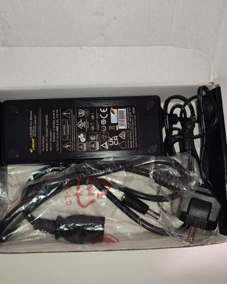Alimentatore 19V Leicke