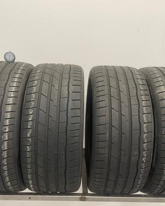 235 40 r19 96w 4 gomme hankook estive
