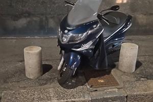 PIAGGIO X10 350