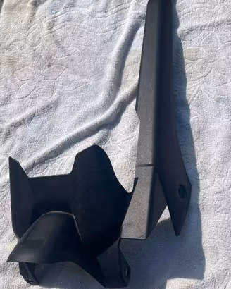Ricambi OEM Yamaha XSR 700 - copricatena + gommino