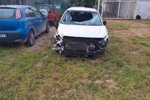 Kia rio 1.0tgdi 2017 incidentata