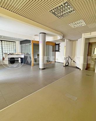 Locale commerciale a Caneva